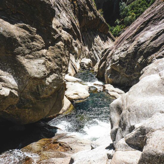 Splendide vasque sur le canyon du Chassezac en Lozère avec Nature Canyon Ardèche